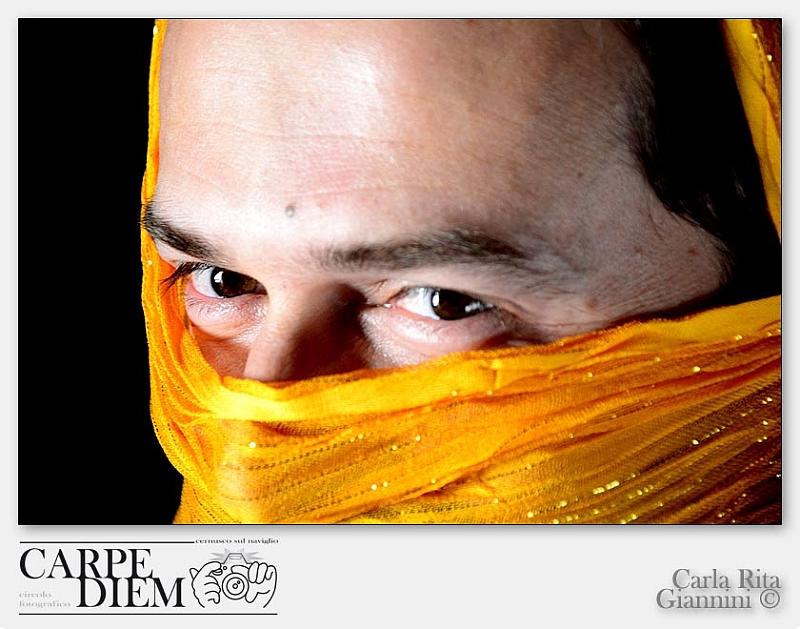 Uno sguardo.....Velato di giallo!.jpg
